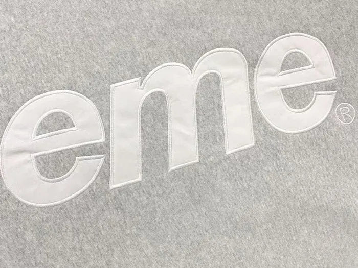 MOLETOM SUPREME SATIN APPLIQUÉ “GRAY”