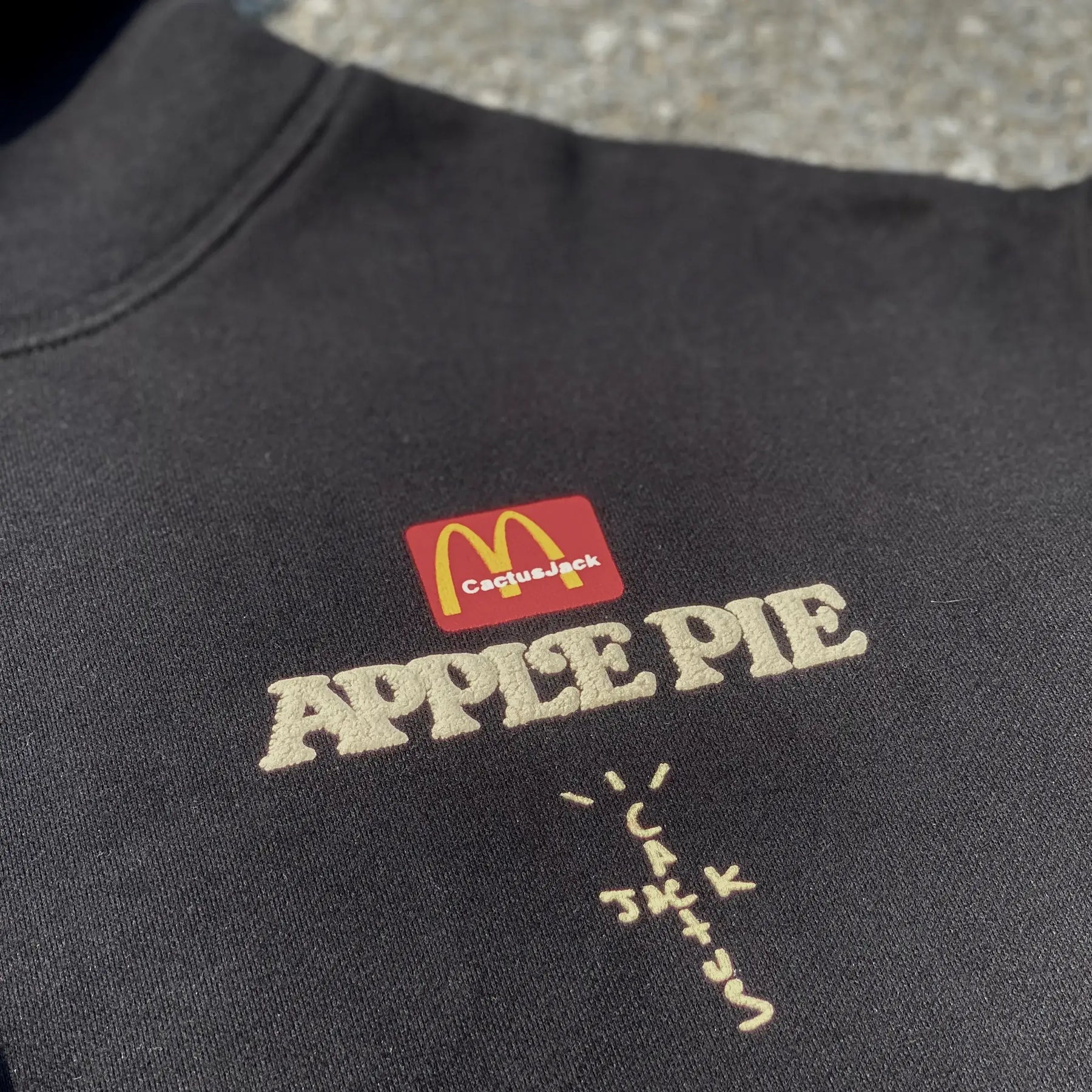 MOLETOM CACTUS JACK X MCDONALD'S