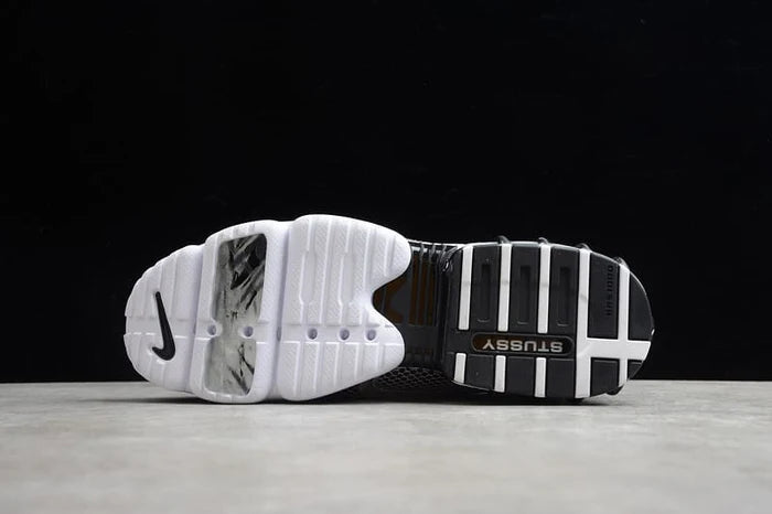 TÊNIS NIKE X STUSSY - AIR ZOOM SPIRIDON CAGE 2 "PURE PLATINUM"