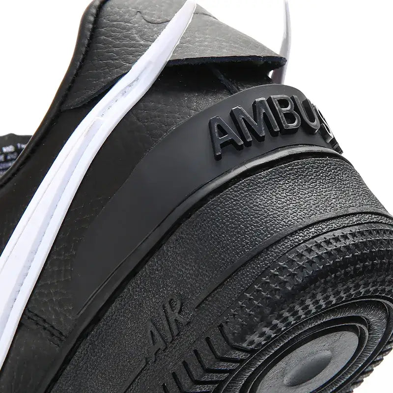 TÊNIS NIKE AIR FORCE 1 X AMBUSH