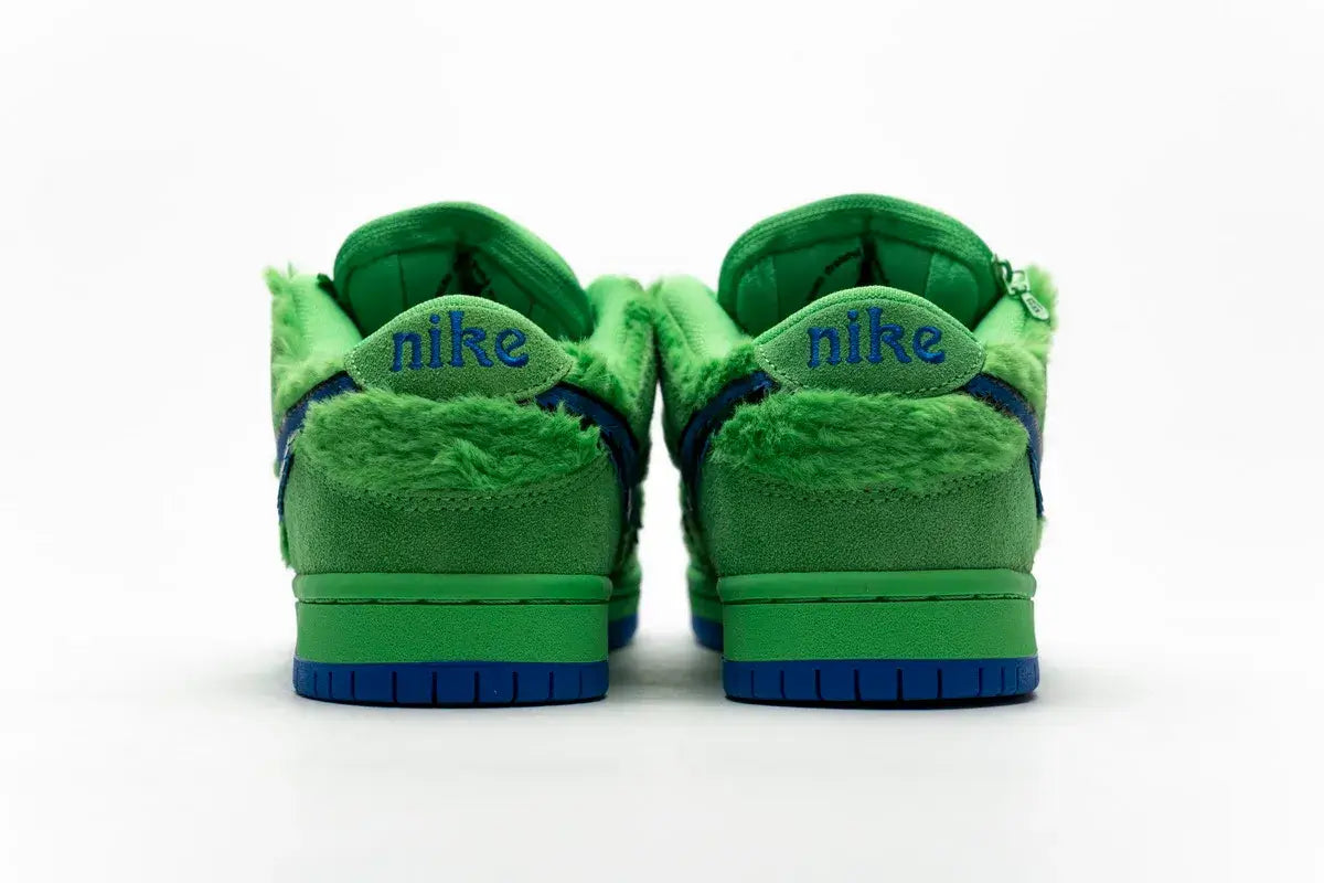 TÊNIS NIKE DUNK SB GREEN BEAR