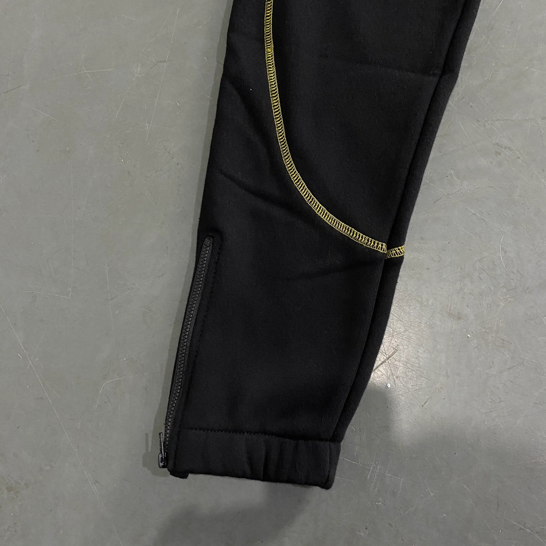 CALÇA MOLETOM TRAPSTAR X CENTRAL LEE
