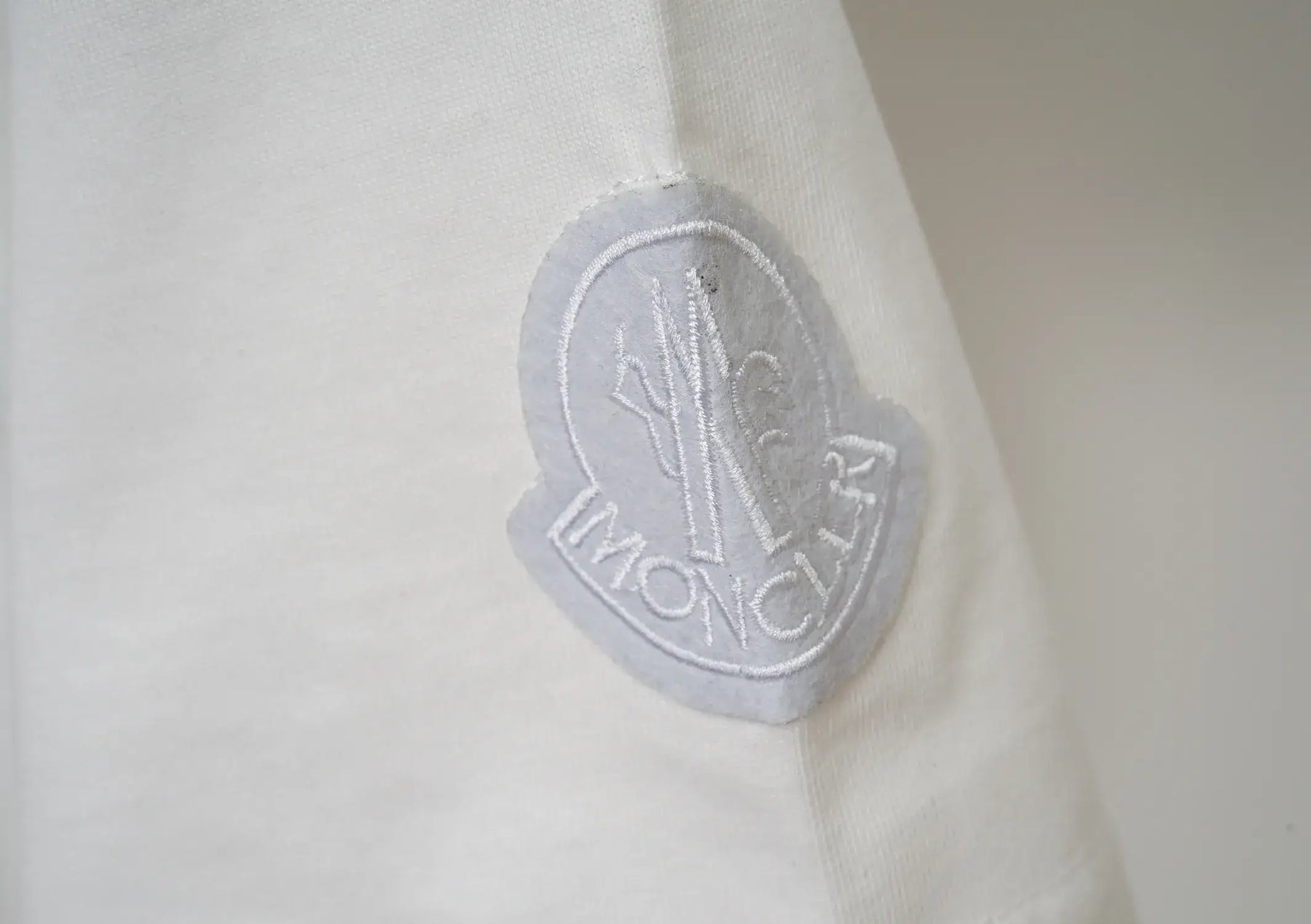 CAMISETA MONCLER "PIXATION"