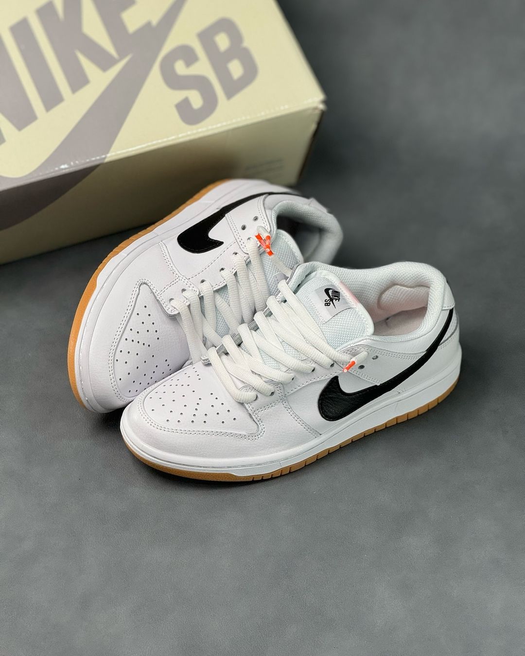 TÊNIS NIKE SB DUNK LOW