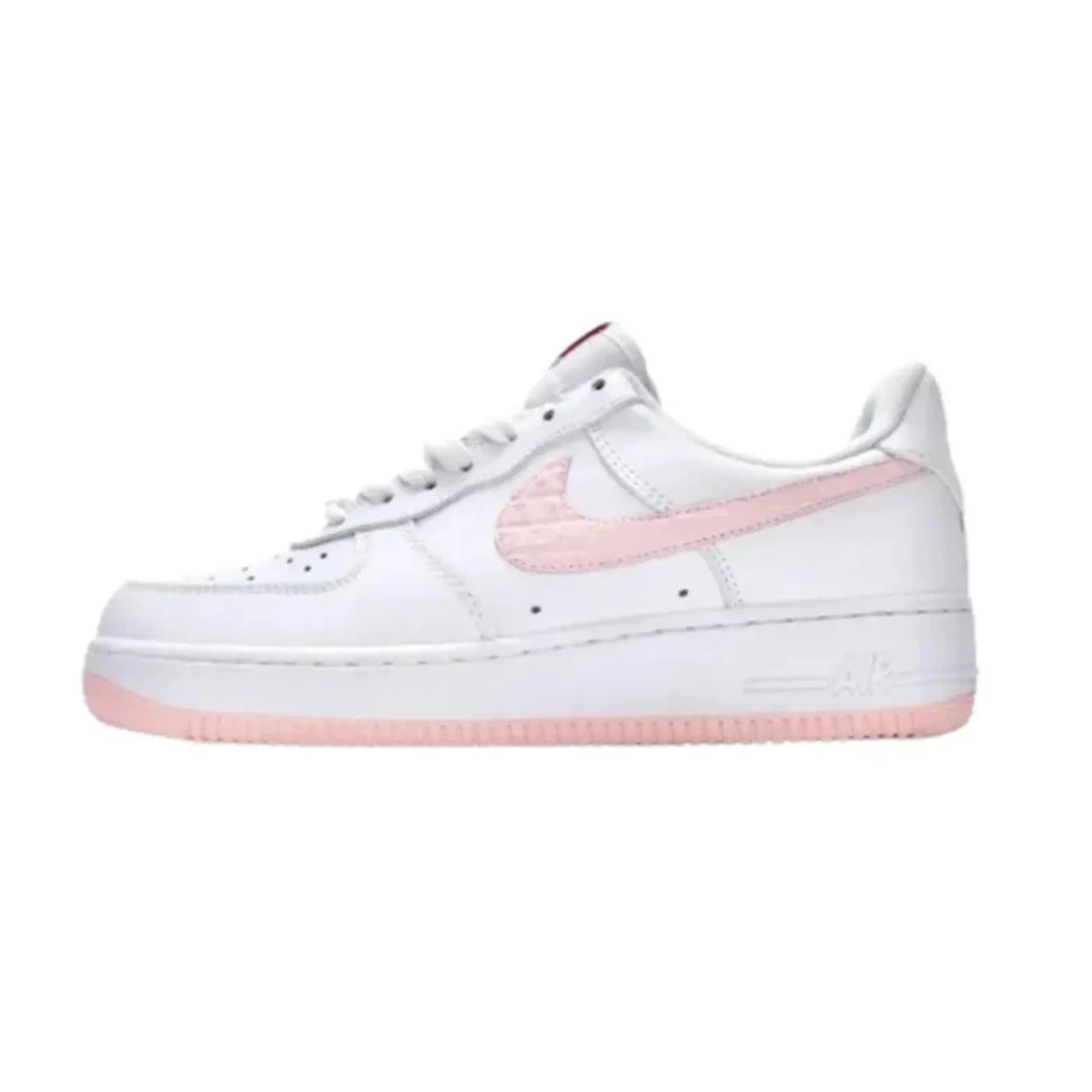 TÊNIS NIKE AIR FORCE 1 "VALENTINE'S DAY"