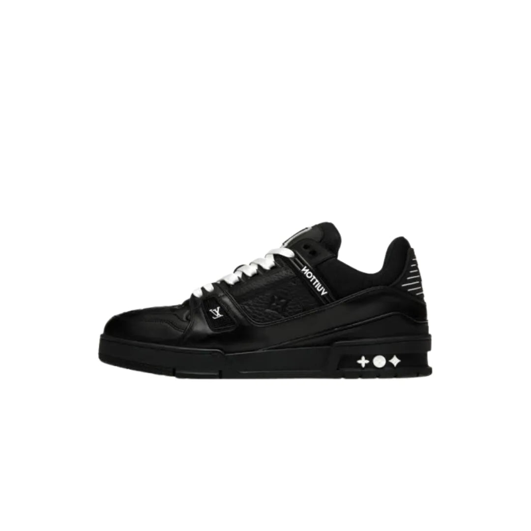 TÊNIS LOUIS VUITTON TRAINER LOW MONOGRAM “BLACK”