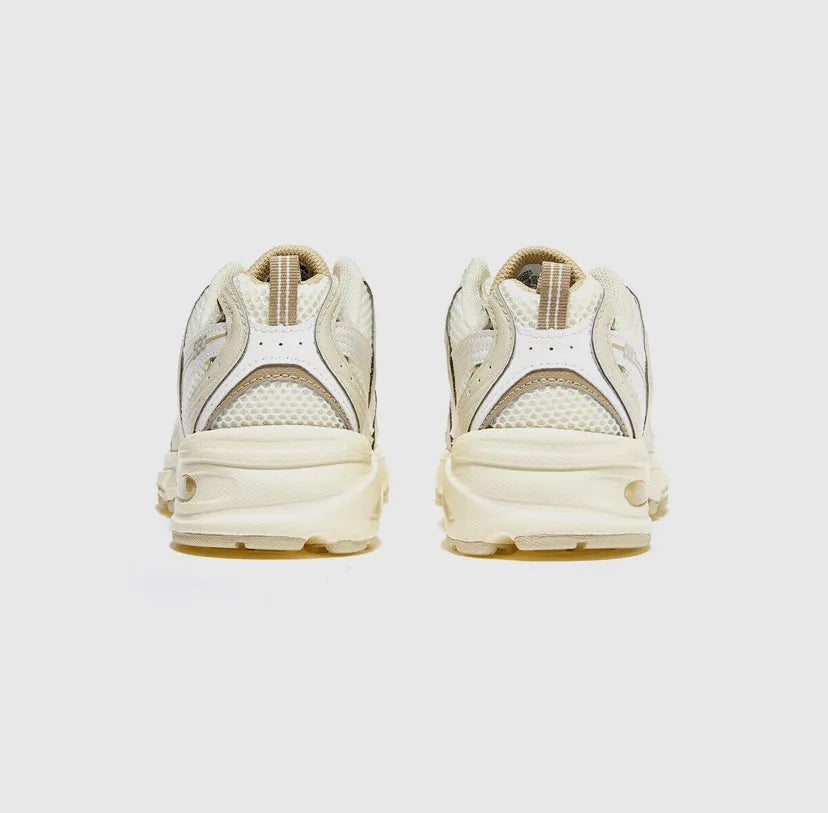 TÊNIS NEW BALANCE 530 BEIGE ANGORA