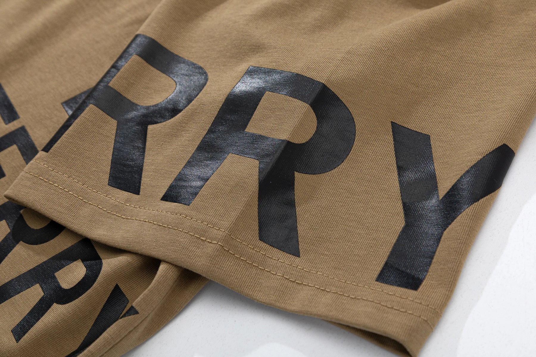 CAMISETA BURBERRY ESTAMPADA "BEIGE”