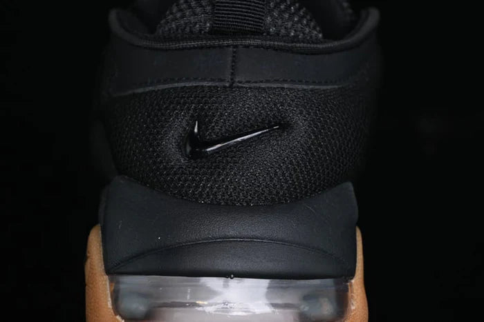 TÊNIS NIKE AIR MORE UPTEMPO "LOW BLACK GUM"