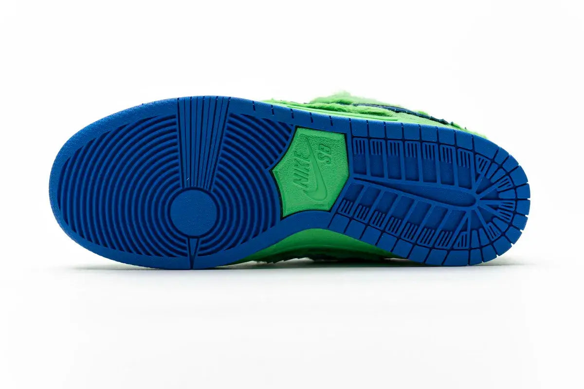TÊNIS NIKE DUNK SB GREEN BEAR