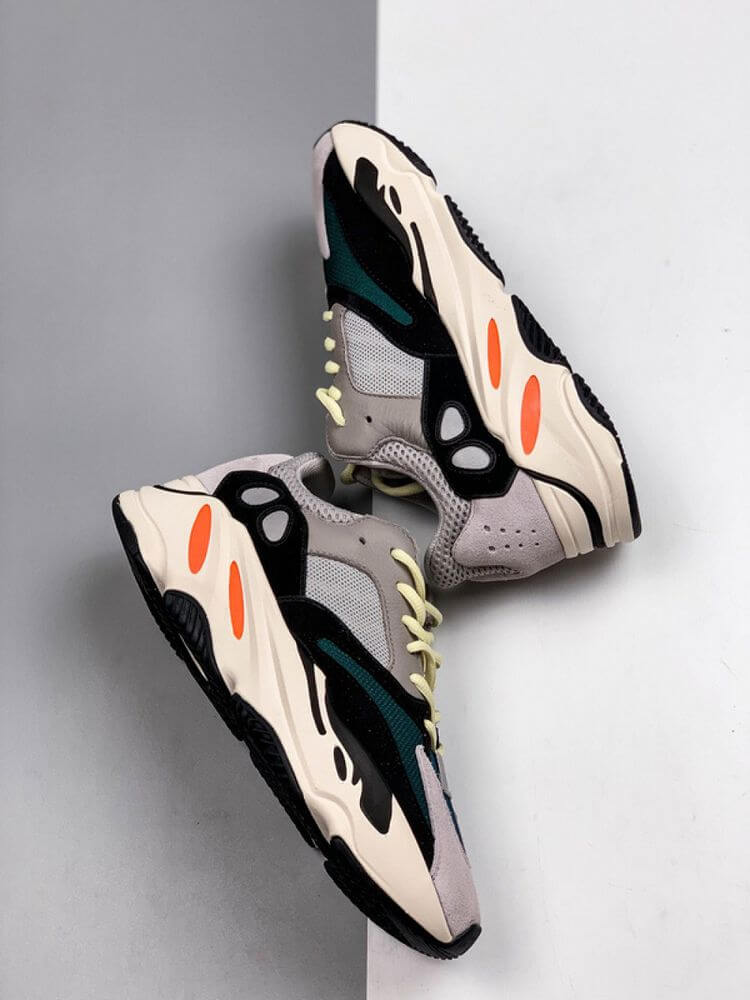 TÊNIS ADIDAS YEEZY 700 V1