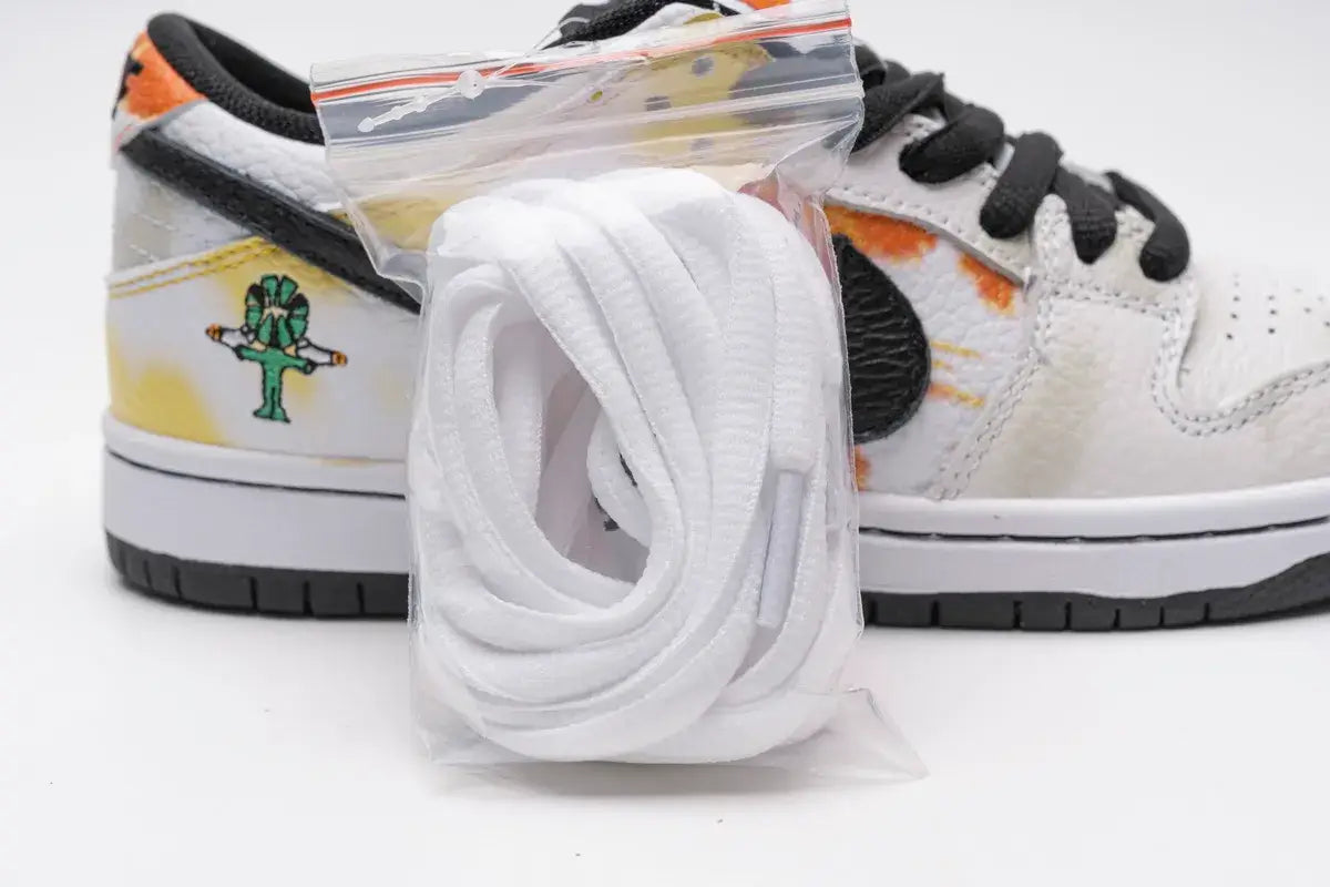 TÊNIS NIKE DUNK SB "RAYGUNS"