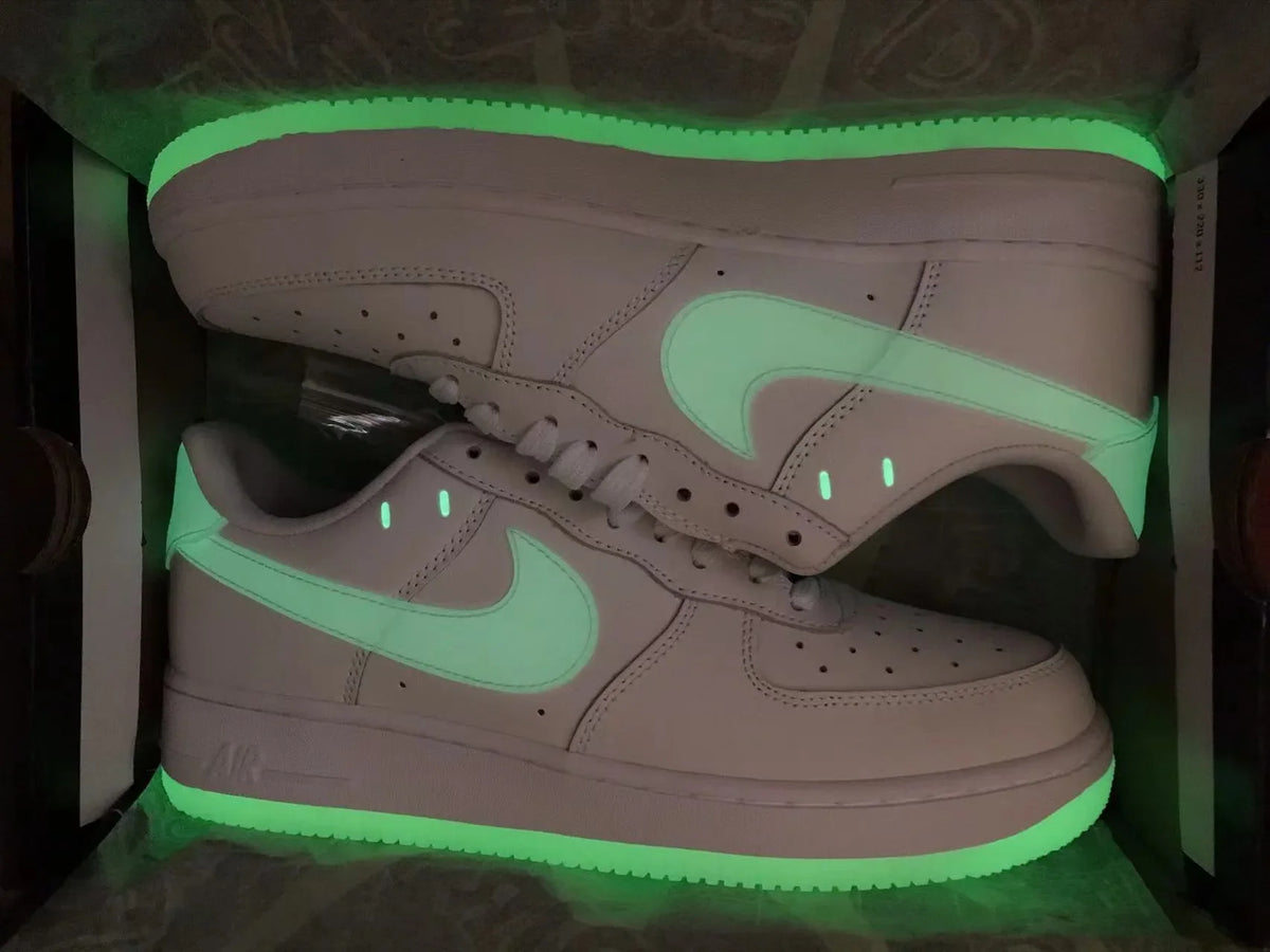 TÊNIS NIKE AIR FORCE 1 "SMILE"