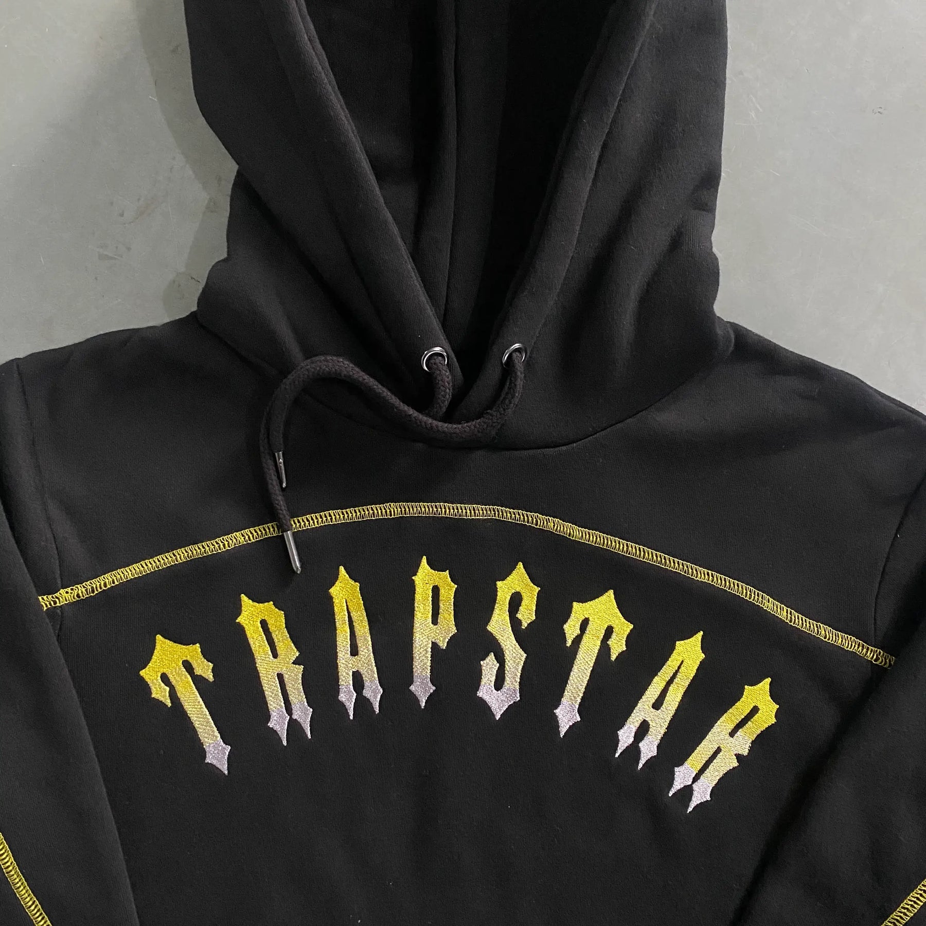 MOLETOM TRAPSTAR X CENTRAL LEE