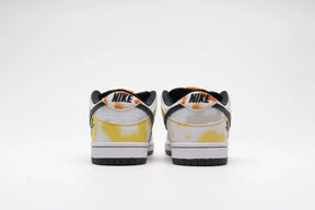 TÊNIS NIKE DUNK SB "RAYGUNS"