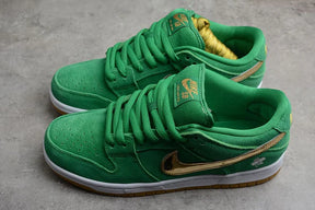 TÊNIS NIKE DUNK LOW SB "ST PATRICK'S DAY"