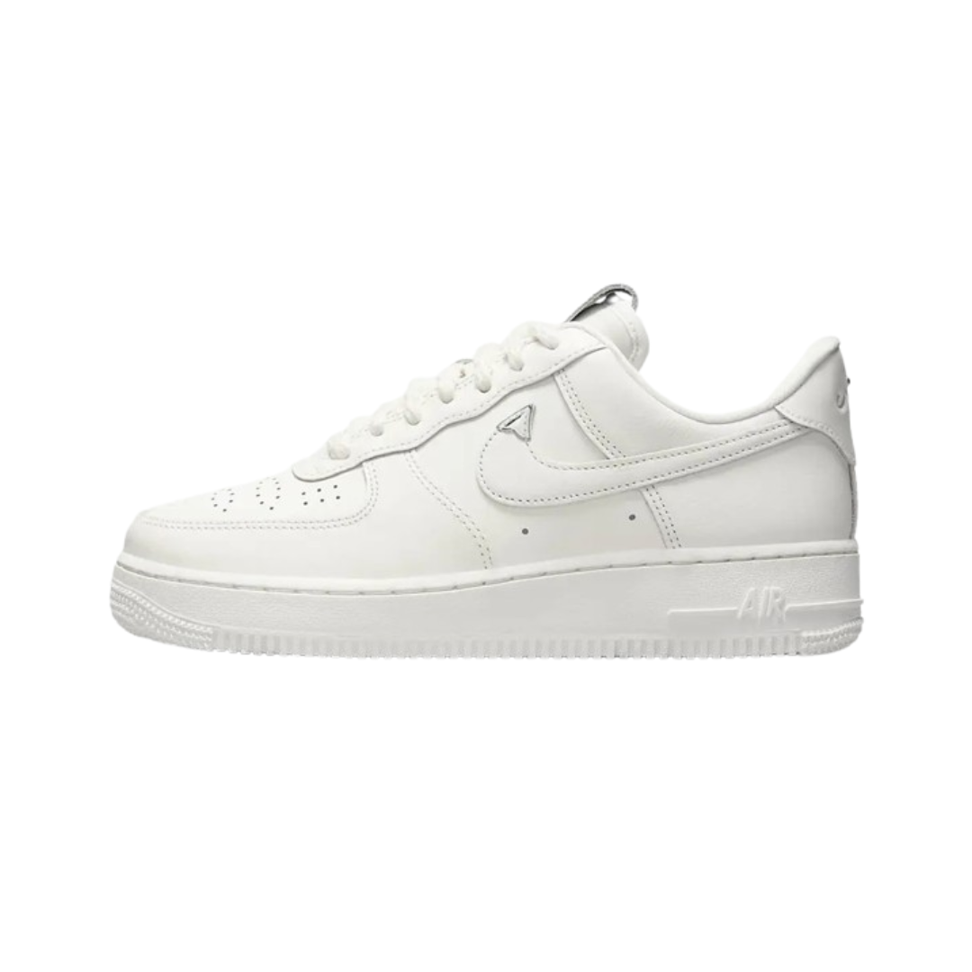 TÊNIS NIKE AIR FORCE 1 NEEDLEWORK