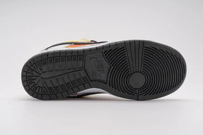 TÊNIS NIKE DUNK SB "RAYGUNS"