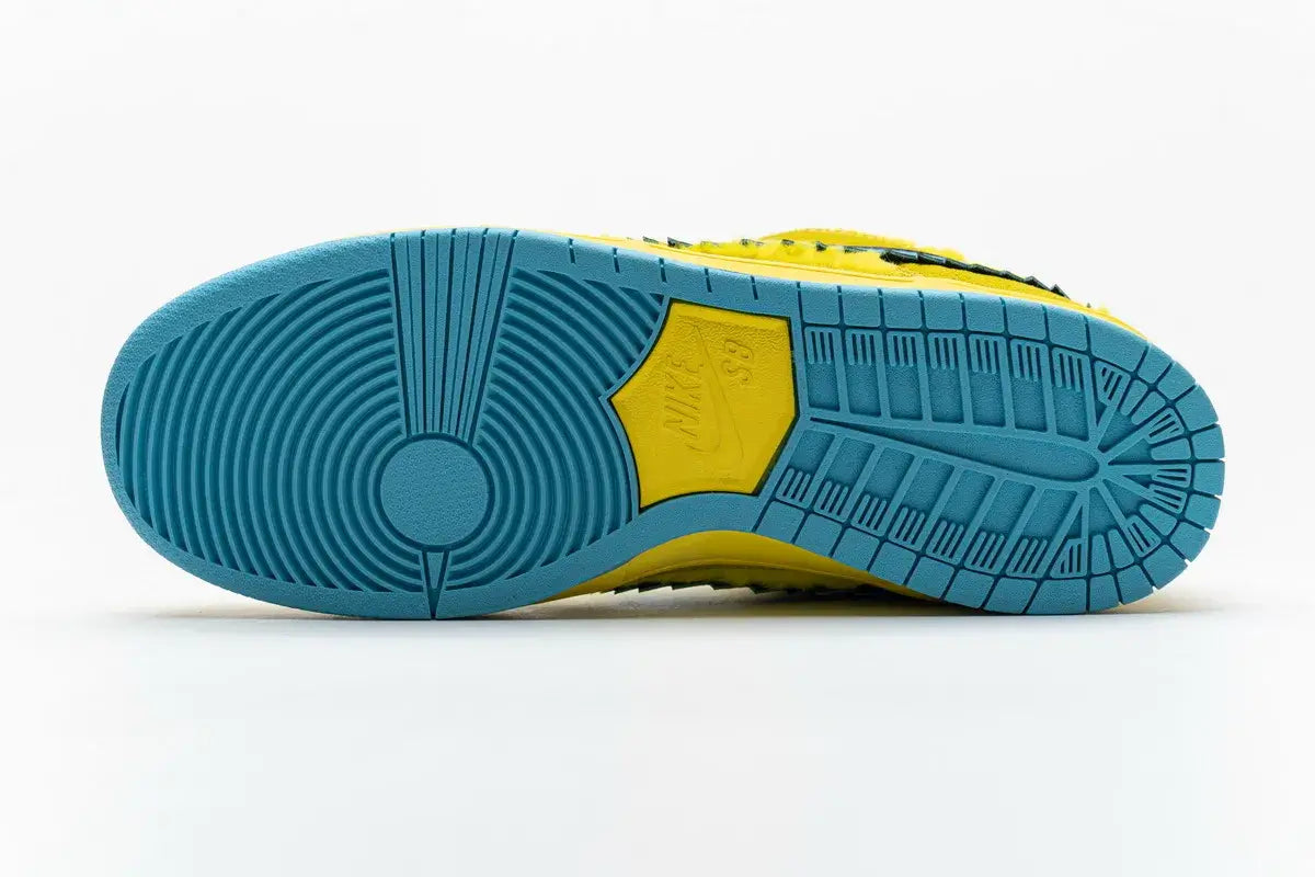 TÊNIS NIKE DUNK SB YELLOW BEAR