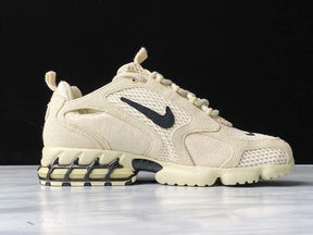 TÊNIS NIKE X STUSSY - AIR ZOOM SPIRIDON CAGED FOSSIL
